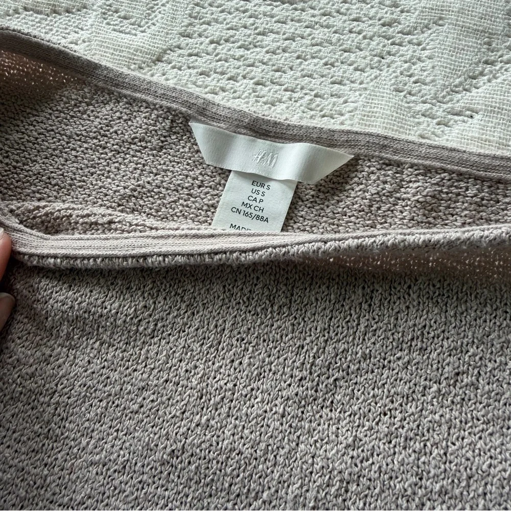 H&M Light Beige Crewneck Knit Top - Picture 5 of 5